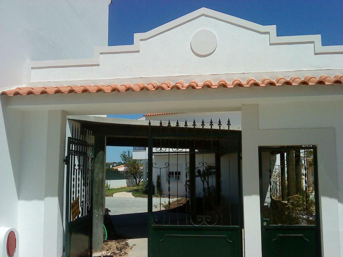 With 1 Bedroom L Apartment