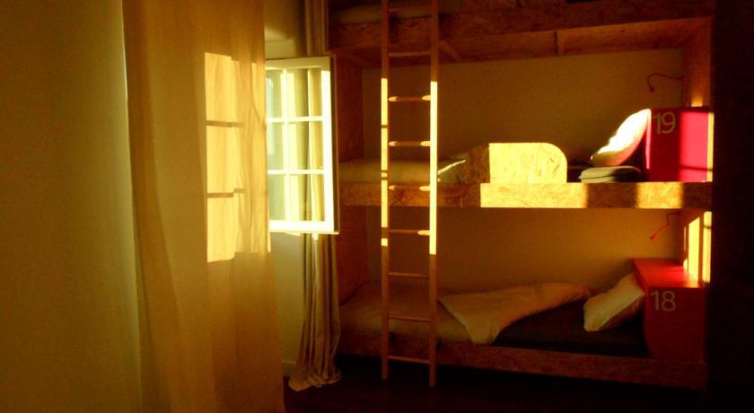 House Hostel Estoril