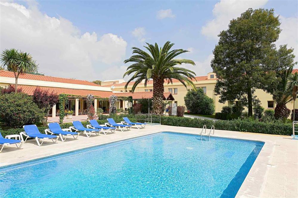 Ibis Hotel 2*