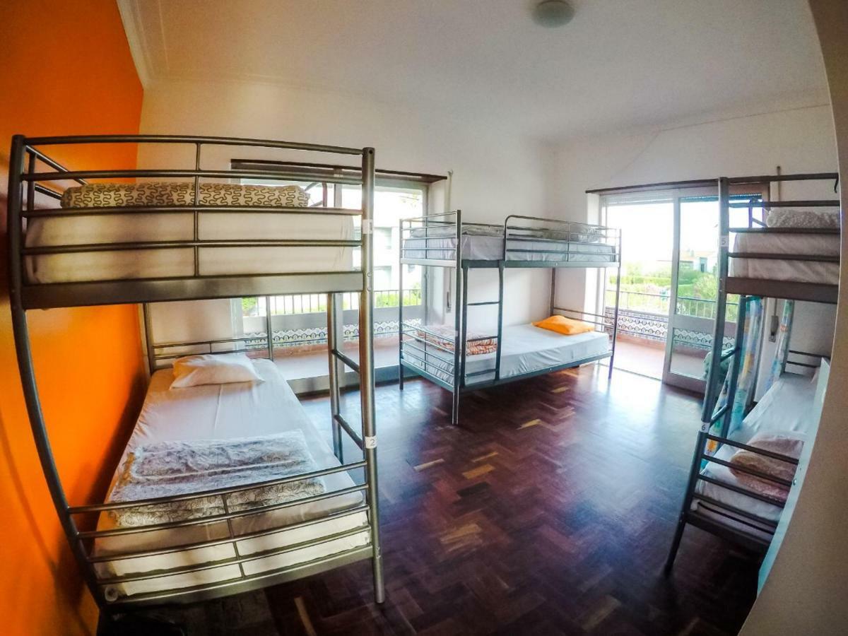 Carcavelos Hostel *