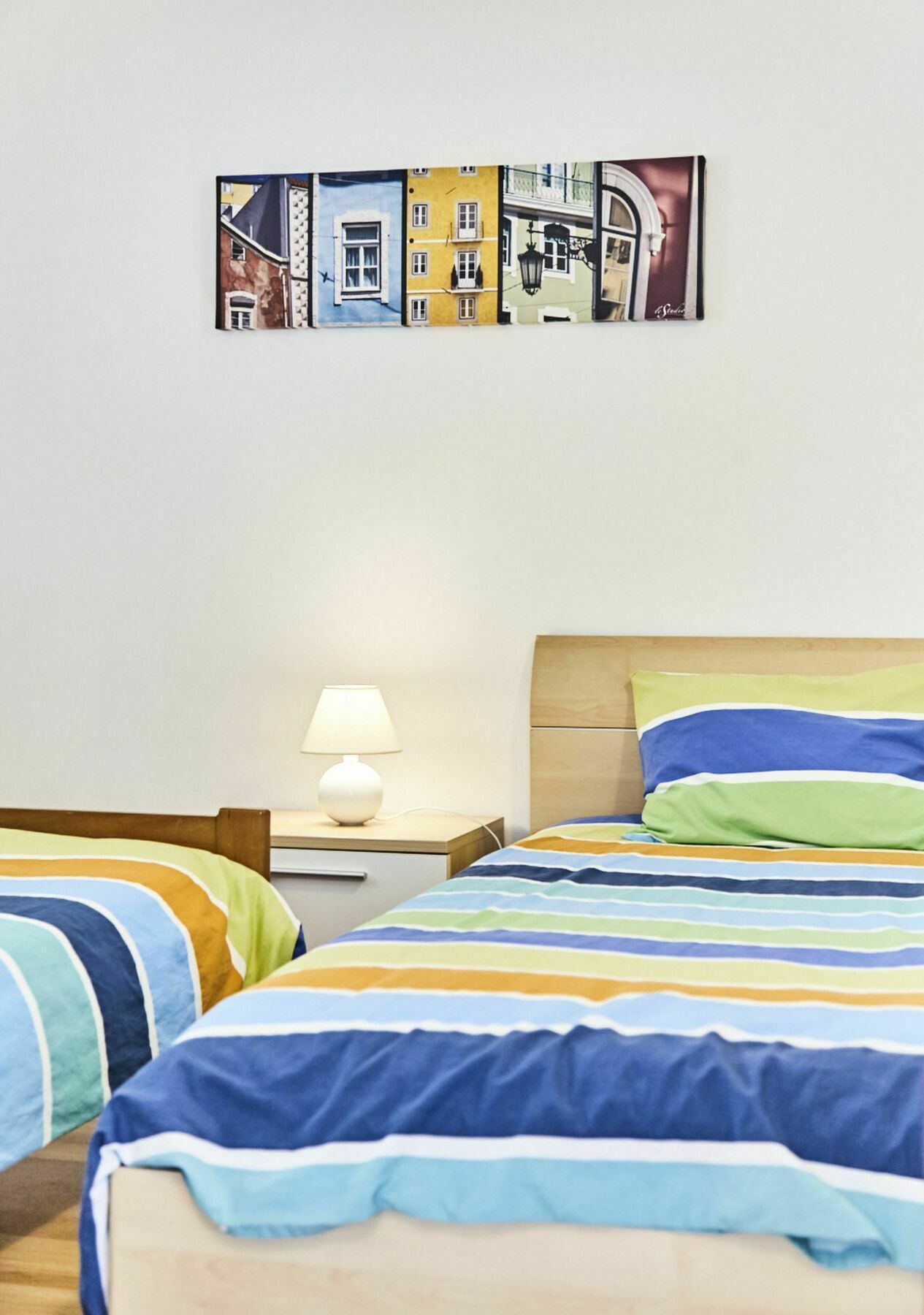 Two Bedroom Self Contained House Carcavelos (Lisbon)