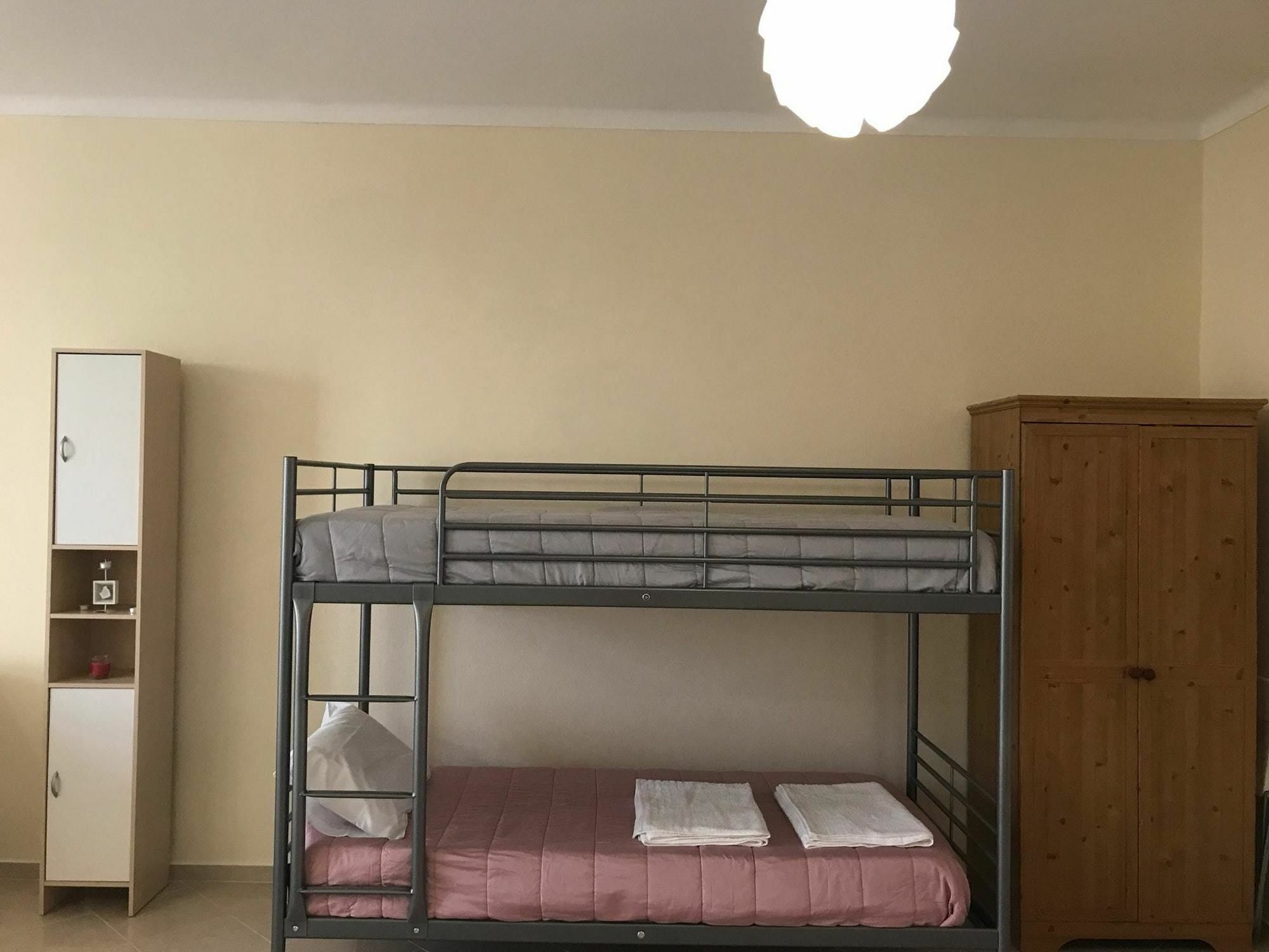 In Portimao, With Wonderful View, Furnished Balcony And Wi Portimao