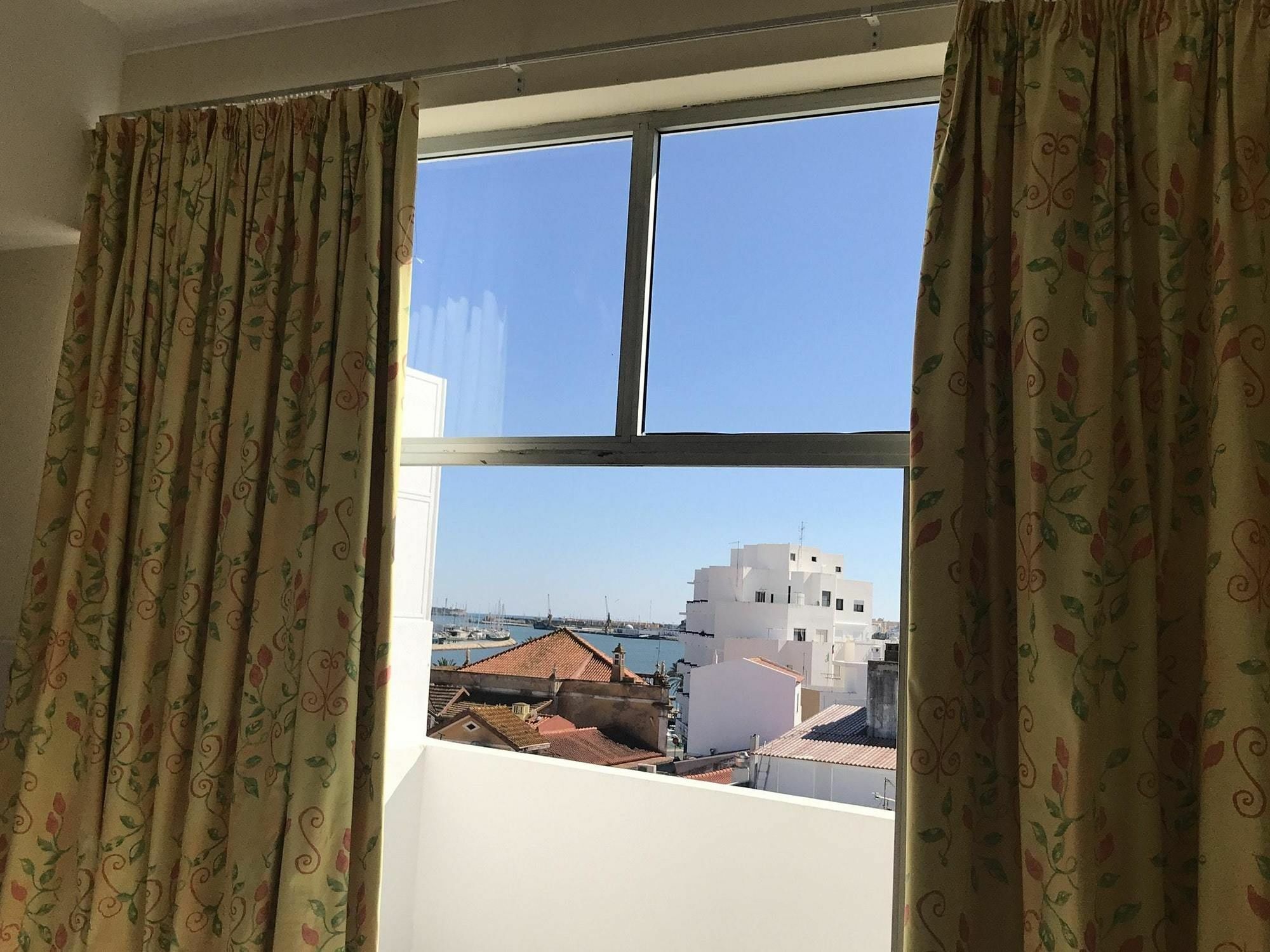 In Portimao, With Wonderful View, Furnished Balcony And Wi Apartment