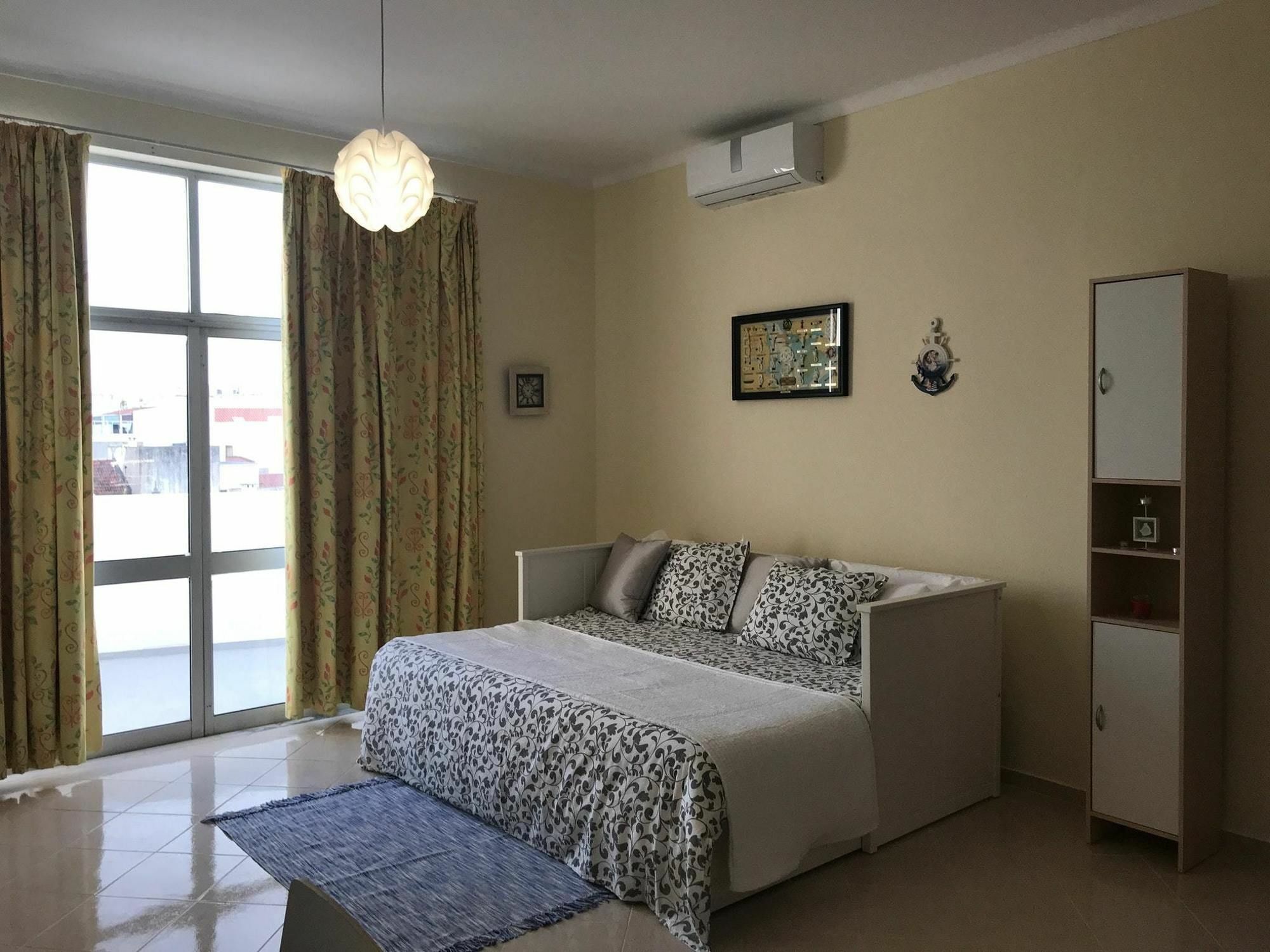 In Portimao, With Wonderful View, Furnished Balcony And Wi Apartment *
