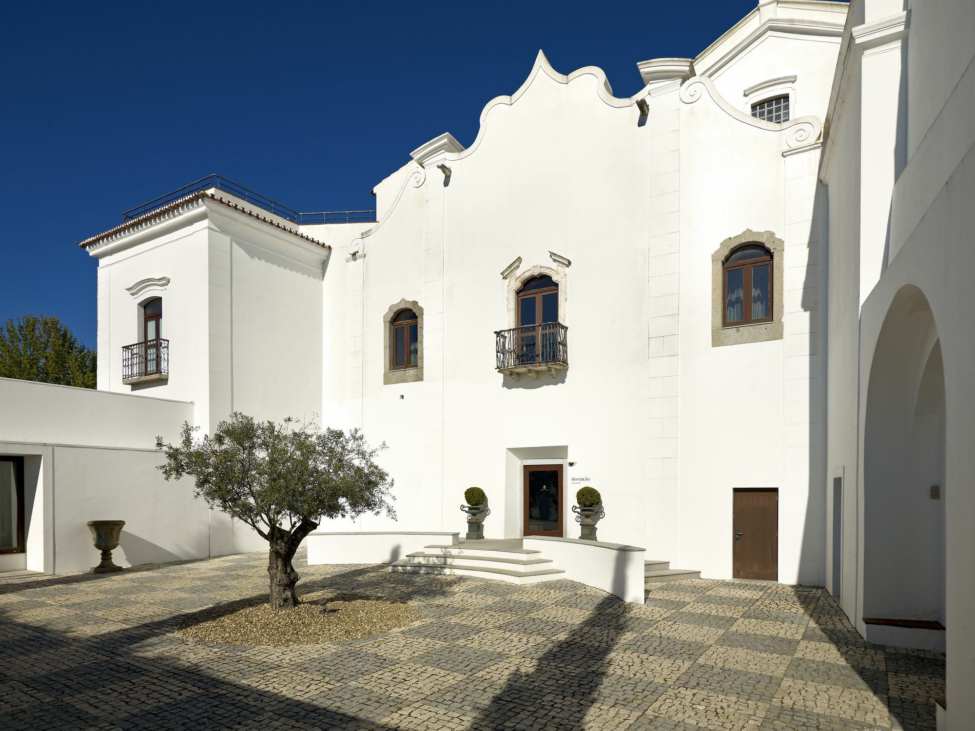 Hotel Convento Do Espinheiro, Historic &