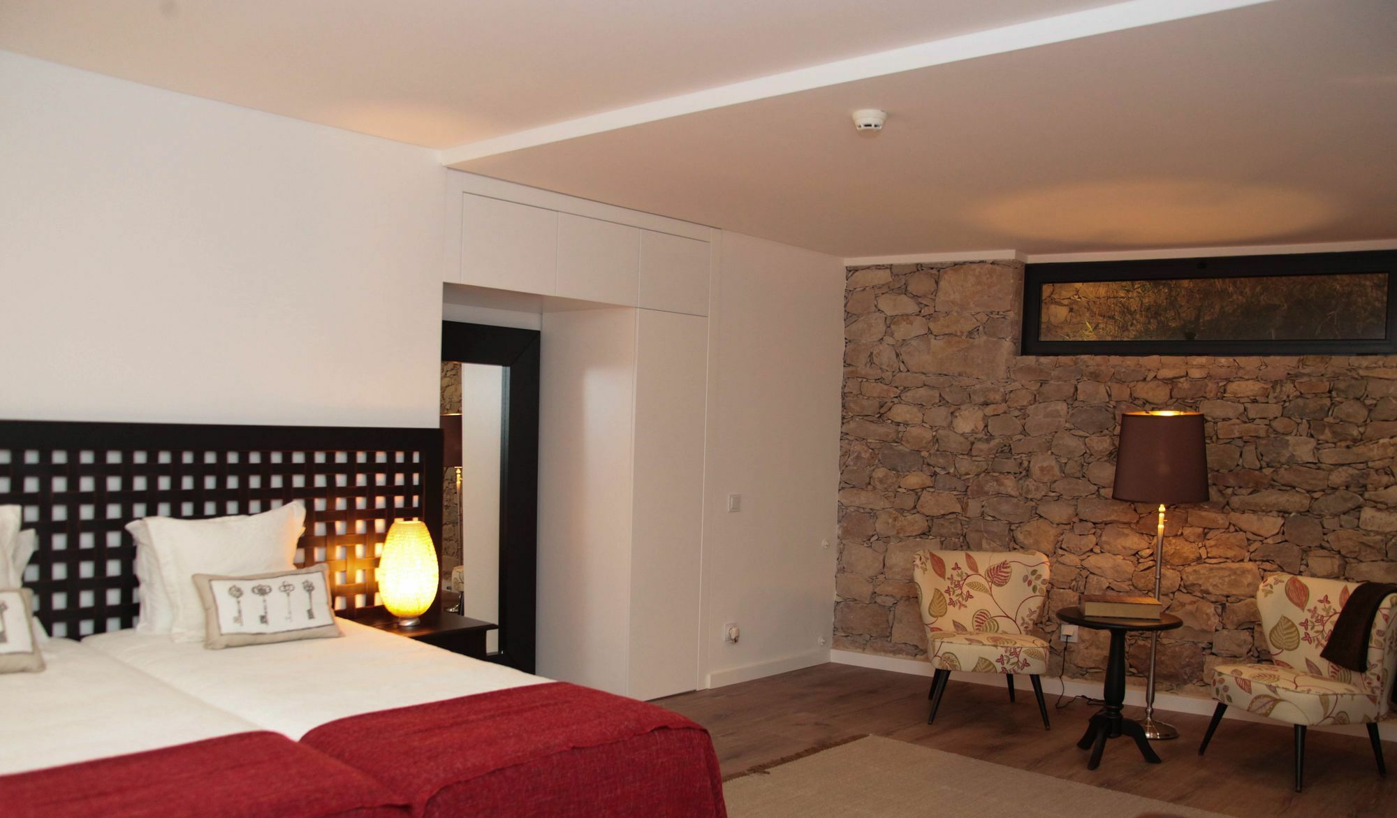 Agartha Boutique - Stonehouse 4*