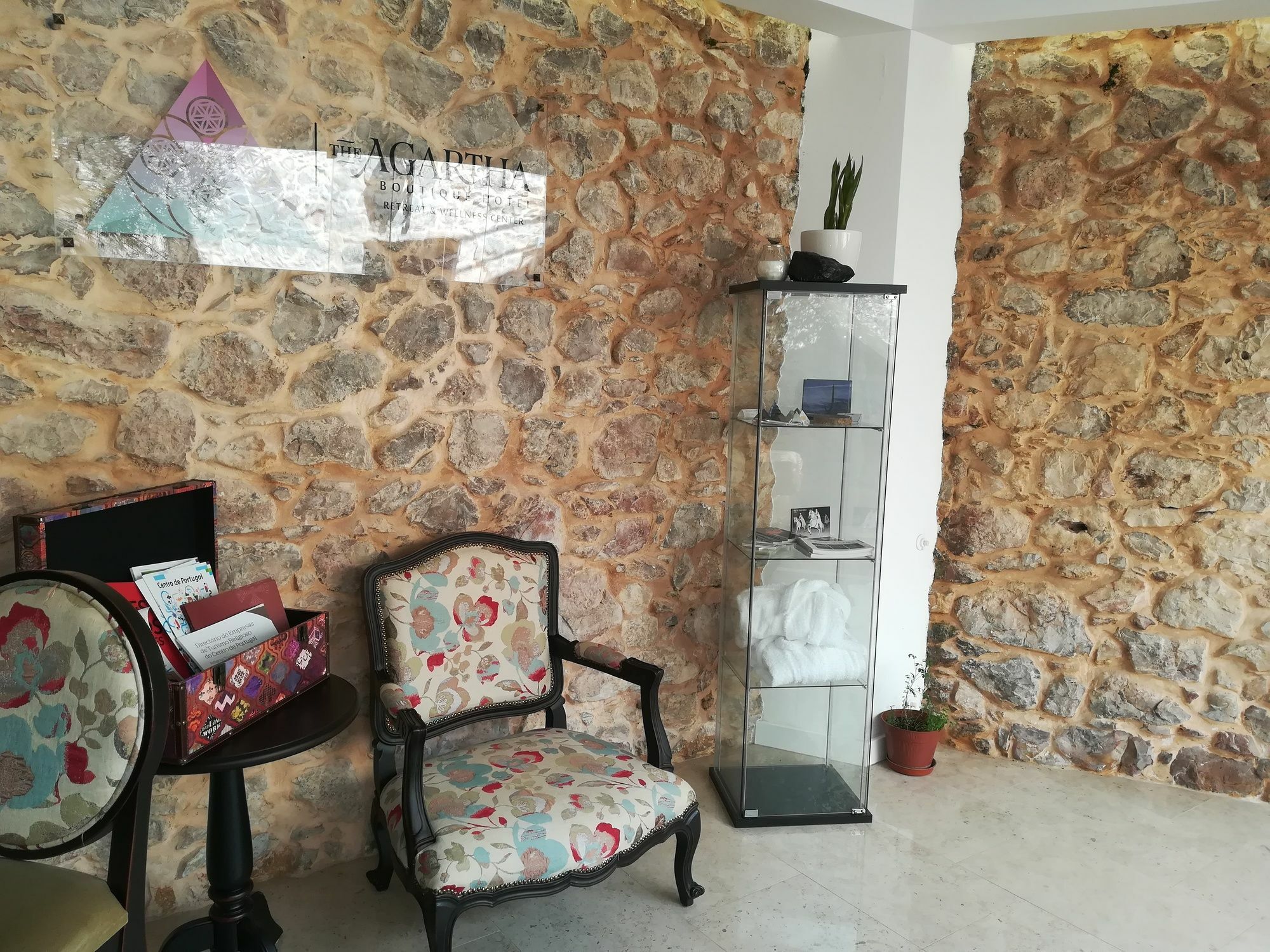 Agartha Boutique - Stonehouse Resort Tomar