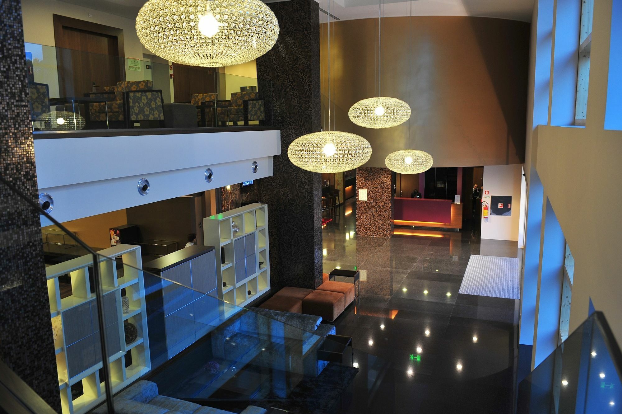 Axis Porto Business & 4*