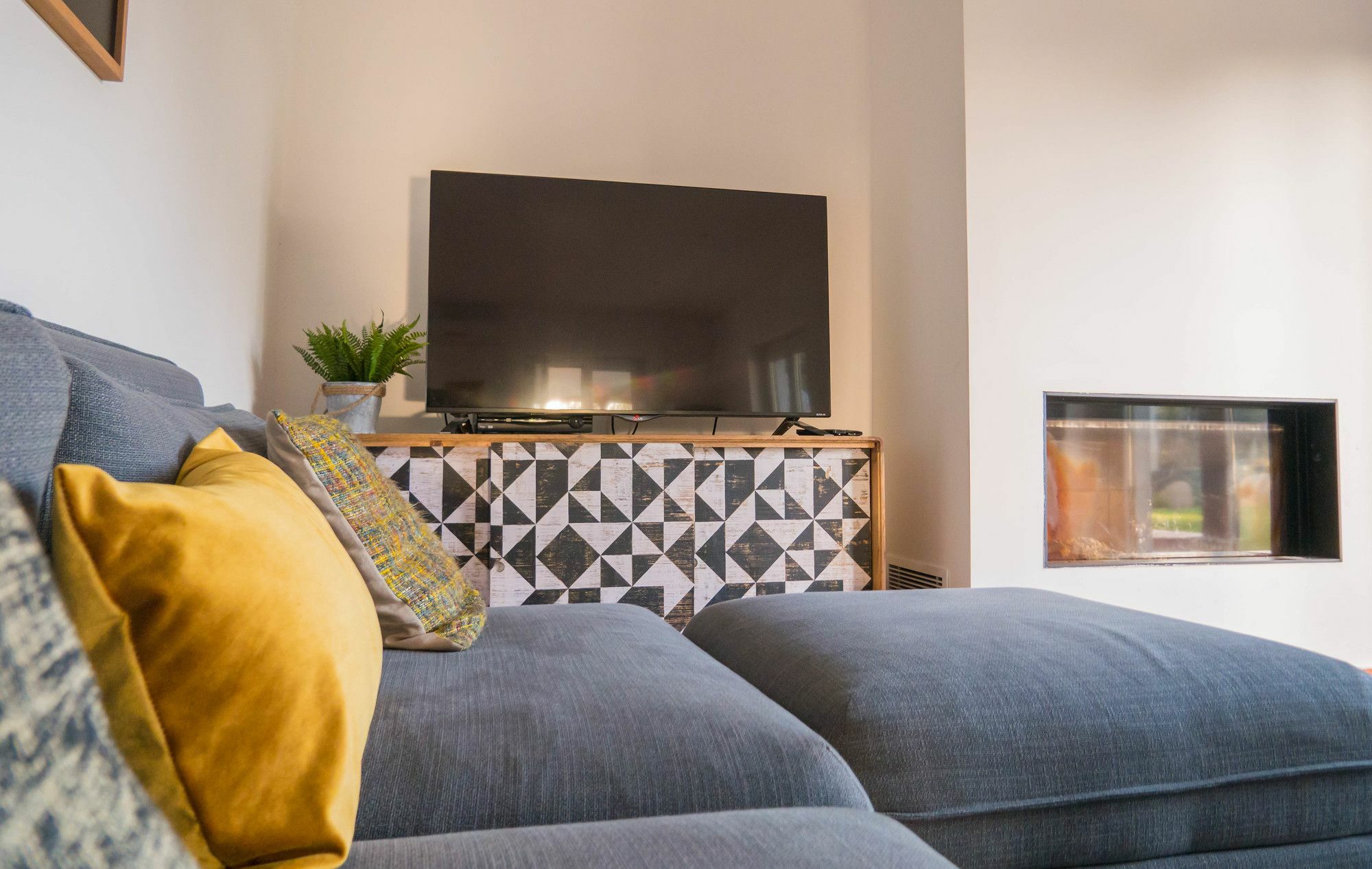Azen Cool House Bed & Breakfast