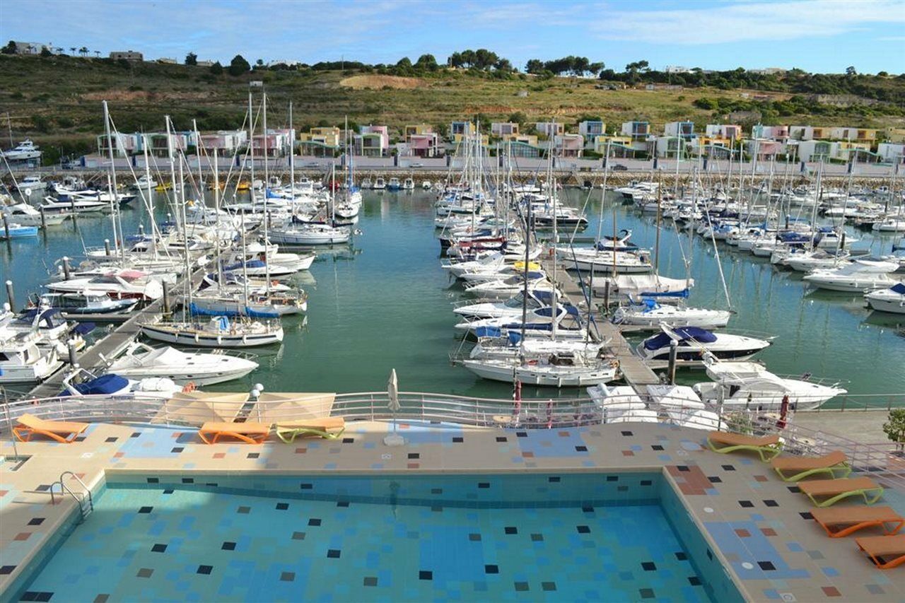 Marina De Village Apartment