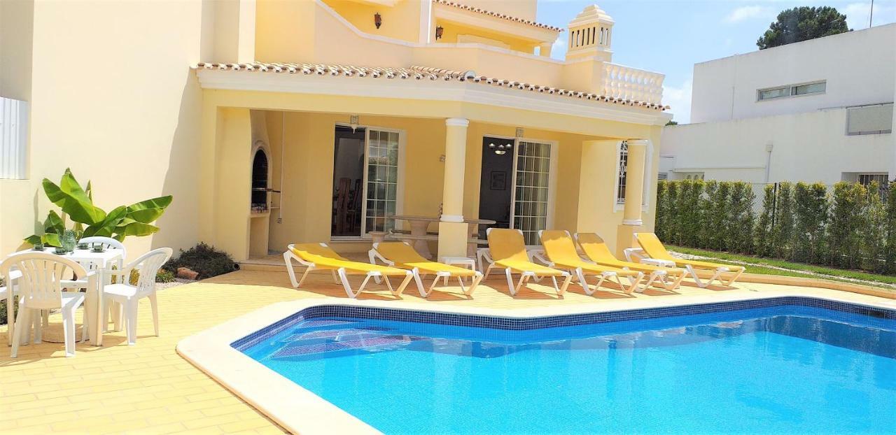Villa V3 Rosada- Piscina Privativa, Estacionamento, Ar-condicionado, Familiar Vilamoura