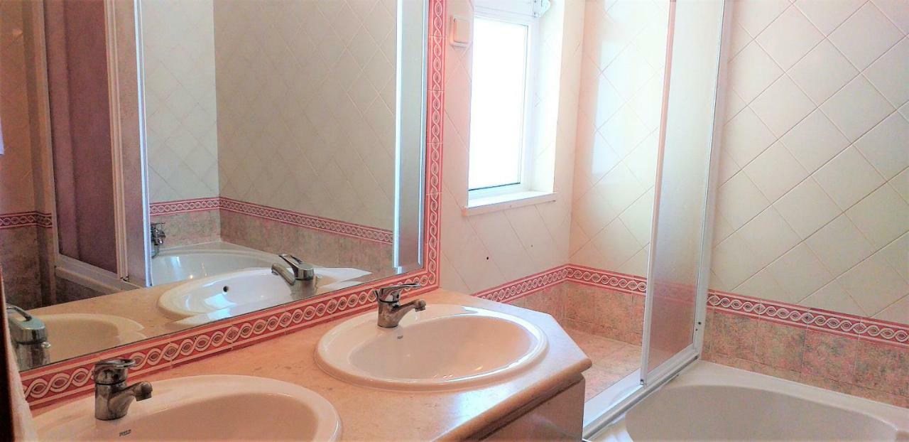V3 Rosada- Piscina Privativa, Estacionamento, Ar-condicionado, Familiar Villa Vilamoura