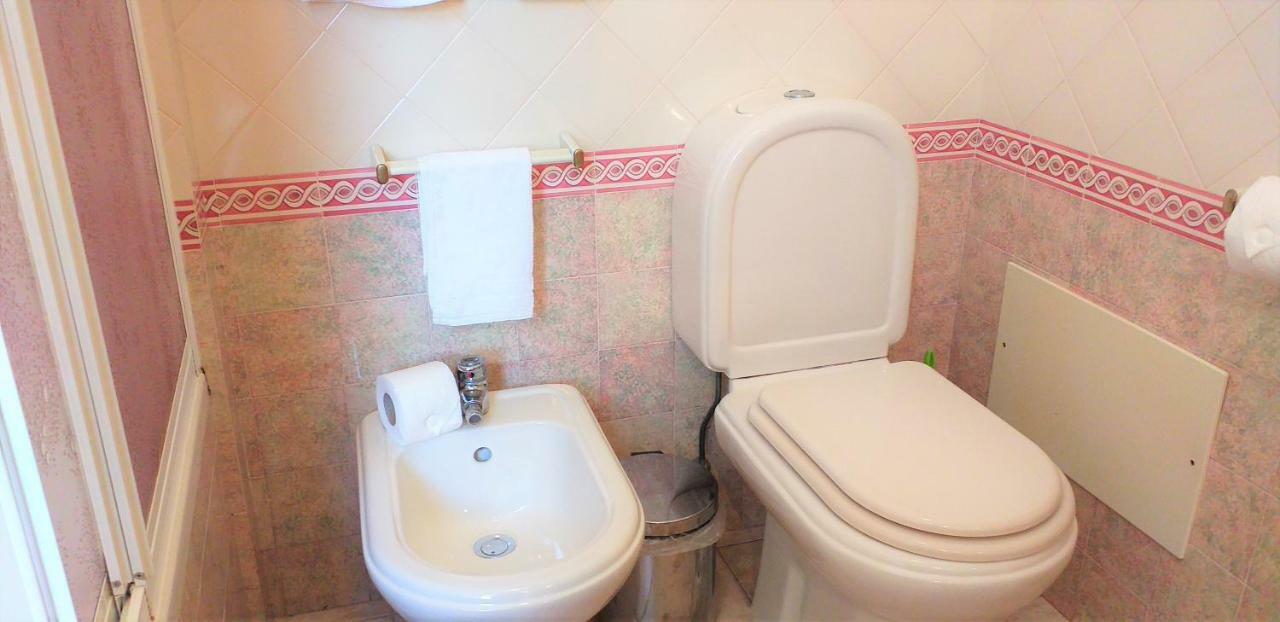 Villa V3 Rosada- Piscina Privativa, Estacionamento, Ar-condicionado, Familiar *