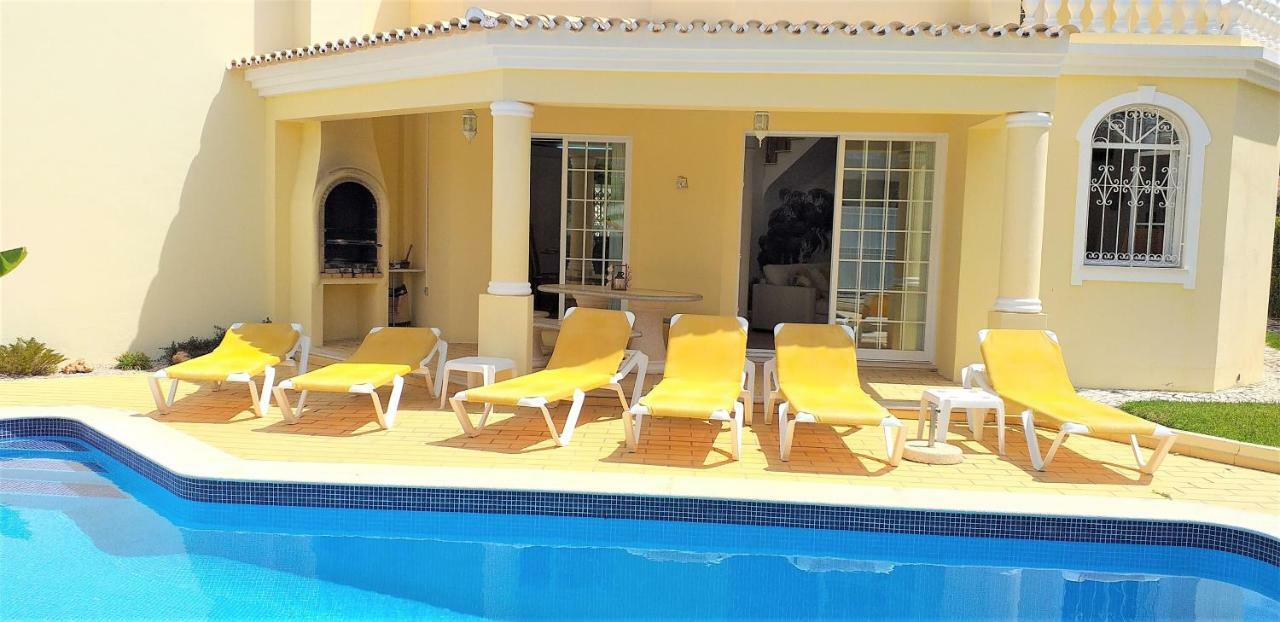 V3 Rosada- Piscina Privativa, Estacionamento, Ar-condicionado, Familiar
