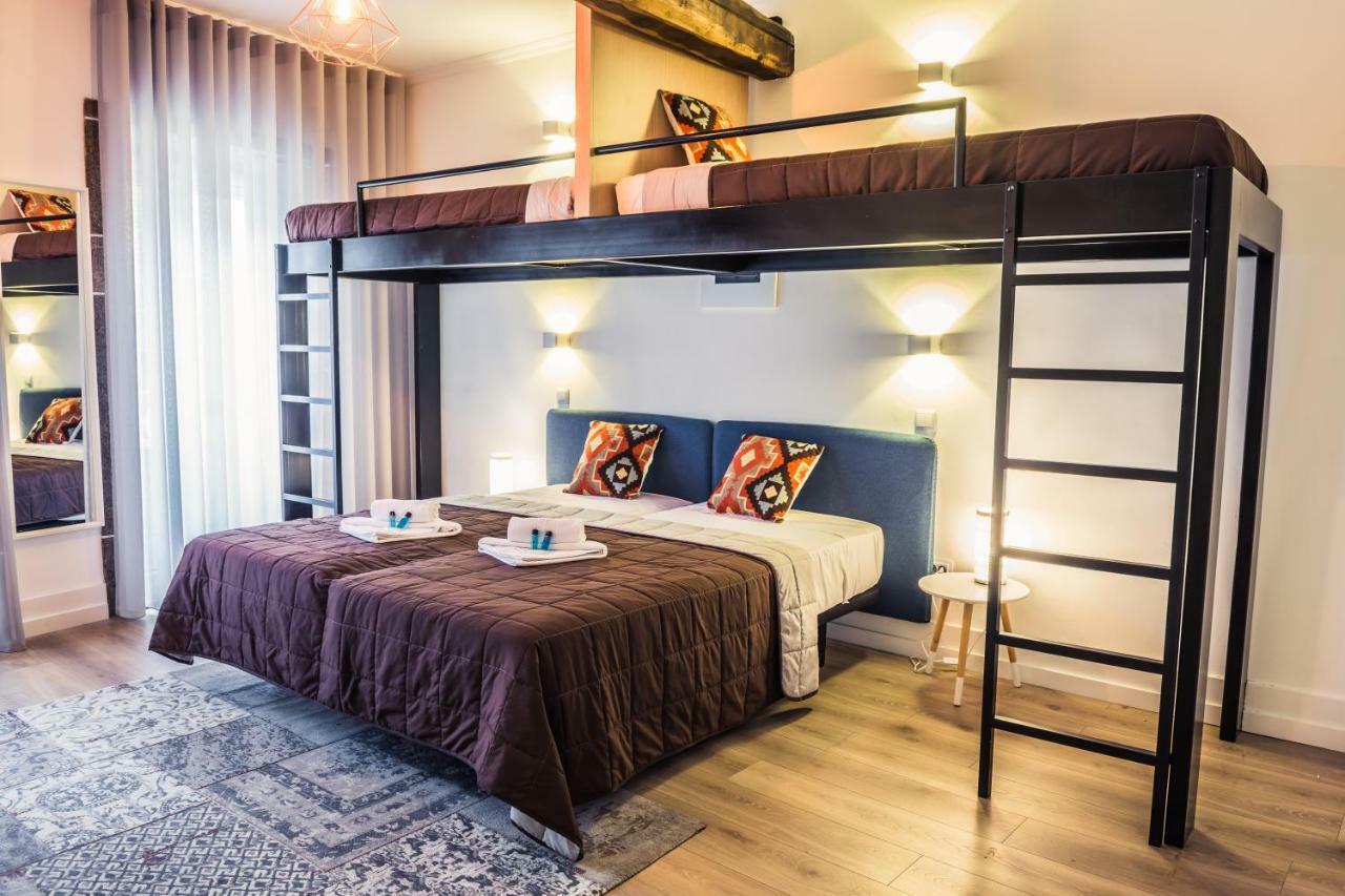 Hostel In & *