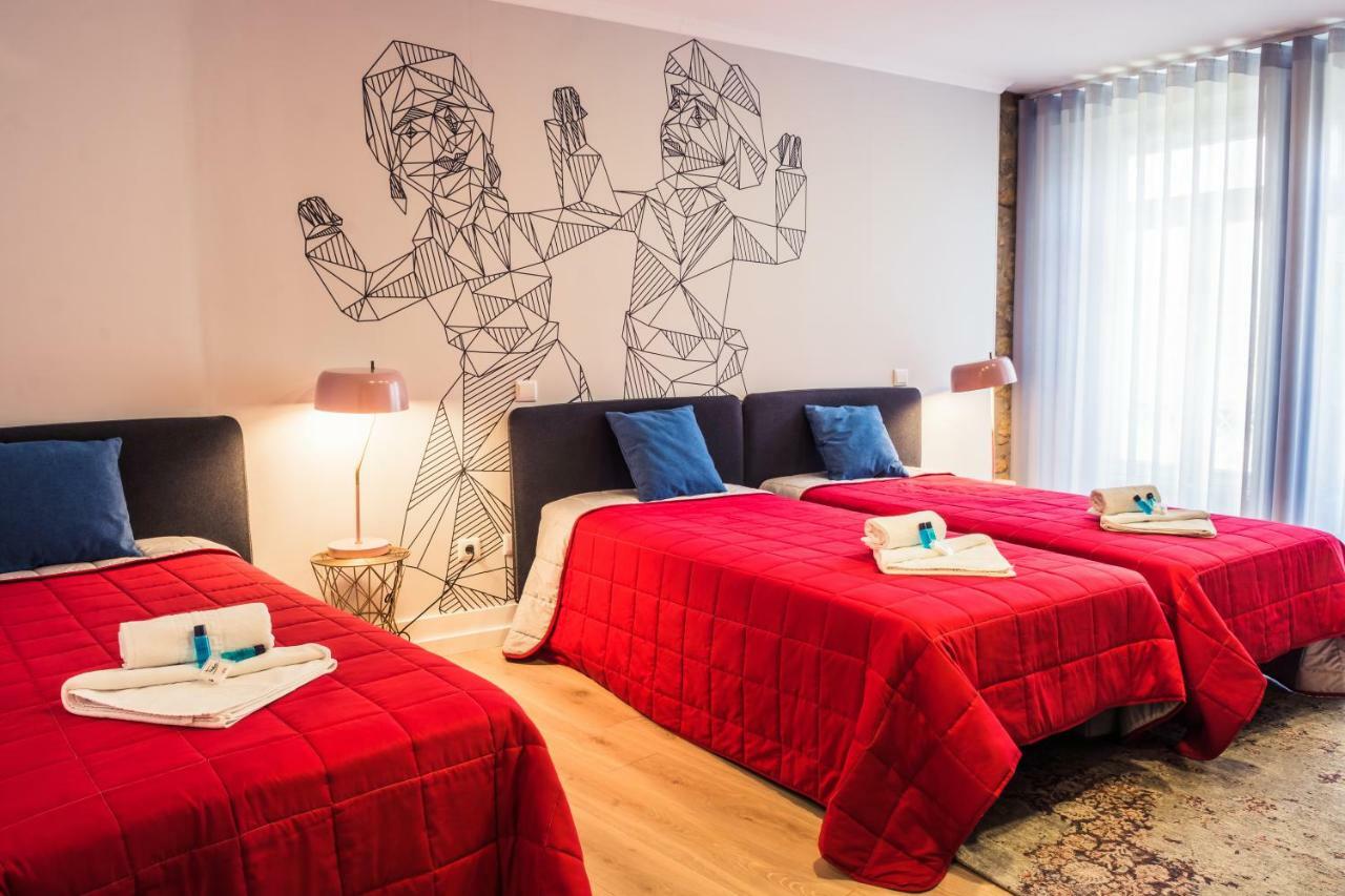 Hostel In & *