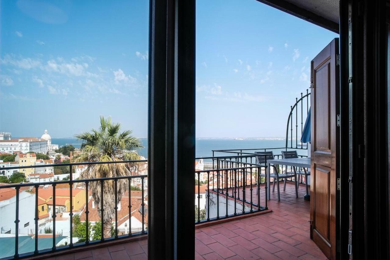 Apartment Castle Typical Lisbon