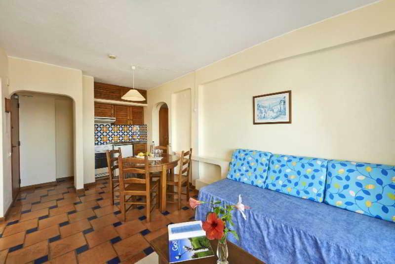 Apartahotel Cheerfulway Ouranova 3*