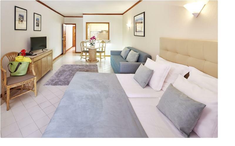Luna Da Oura Aparthotel