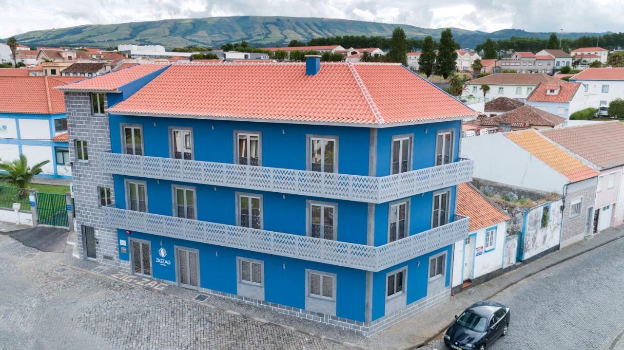 Zigzag Hostel *