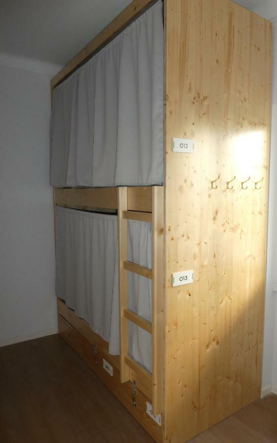 Incosta Surf House Hostel *