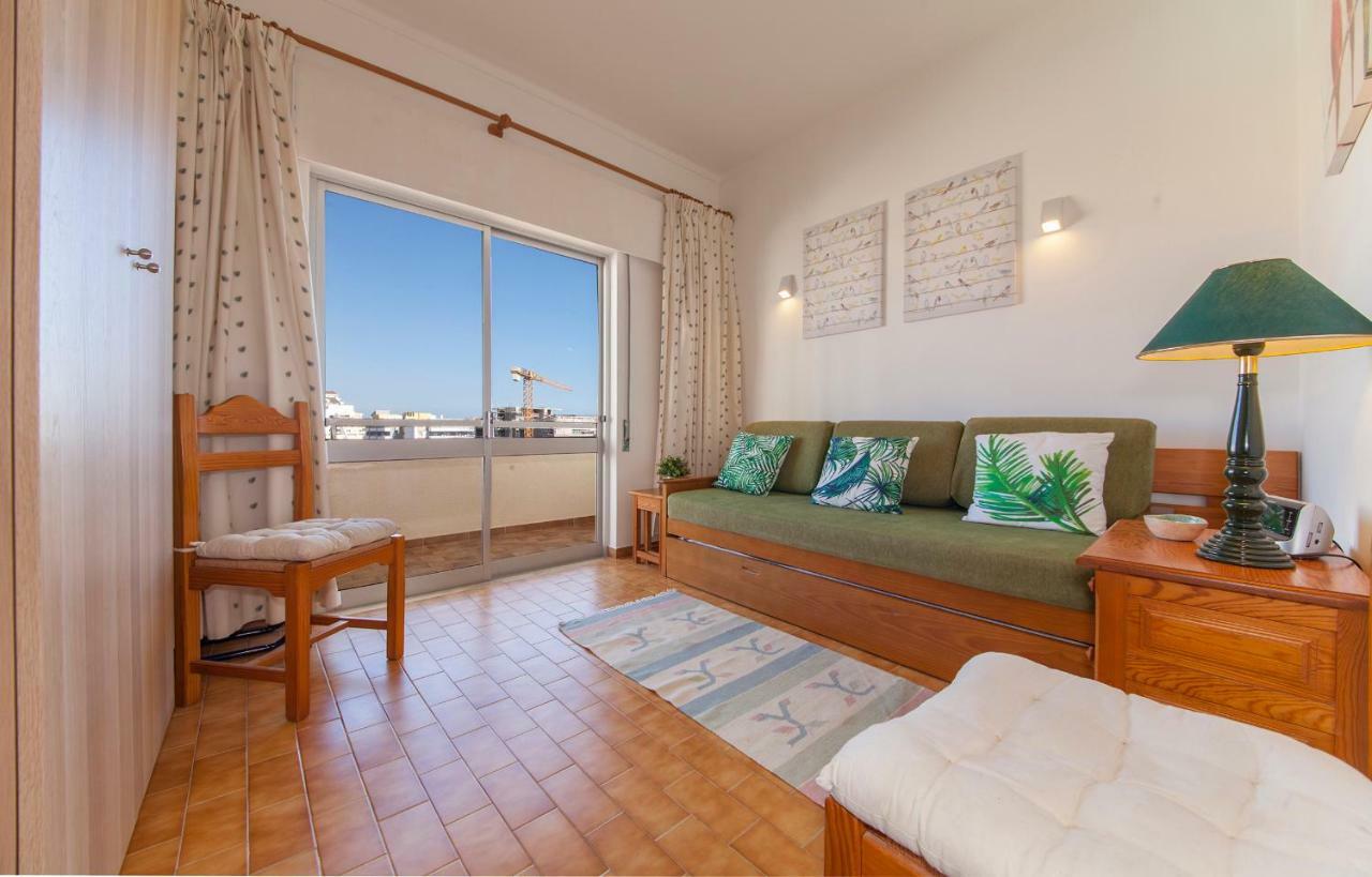 B43 - Spotless Seaview *