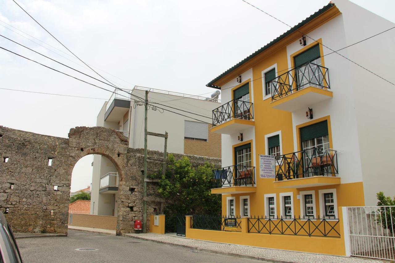 Vina's Place *