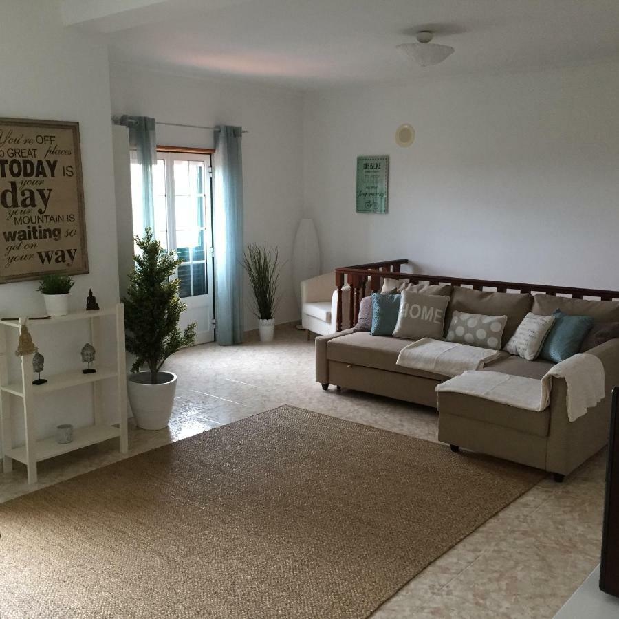 Yellow House Ericeira Holiday home
