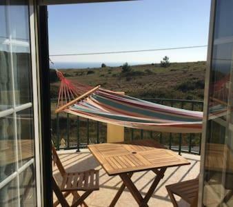 Yellow House Ericeira Holiday home Santo Isidoro