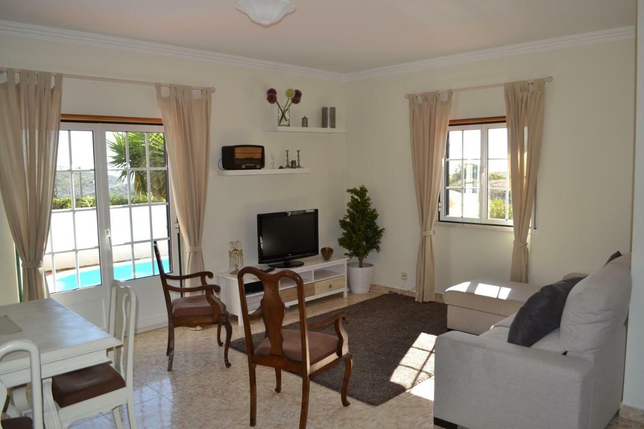 Yellow House Ericeira Holiday home Santo Isidoro