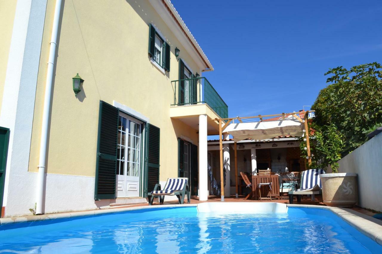 Holiday home Yellow House Ericeira