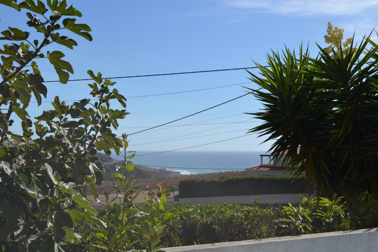 Yellow House Ericeira Holiday home Santo Isidoro