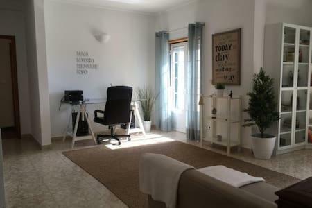 Holiday home Yellow House Ericeira Santo Isidoro