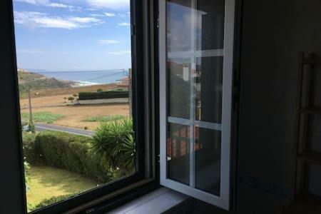 Yellow House Ericeira Holiday home