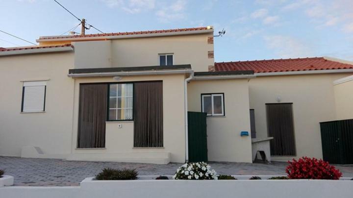 Holiday home Casal Riquezo T2-1.o- Serra Da Pescaria - *