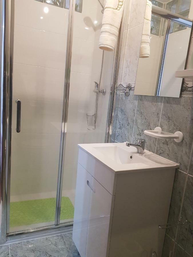 Sado Ii Appartement *