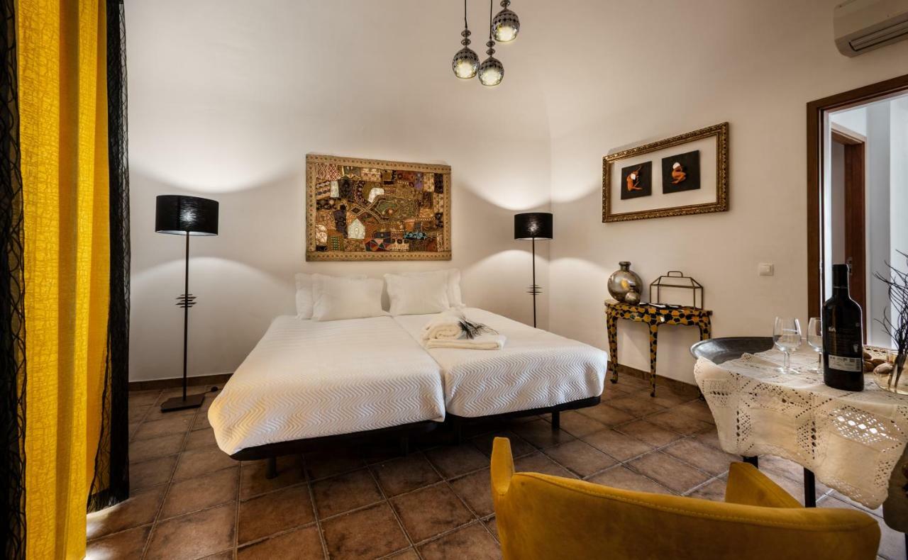 Peacock House Guest house Evora