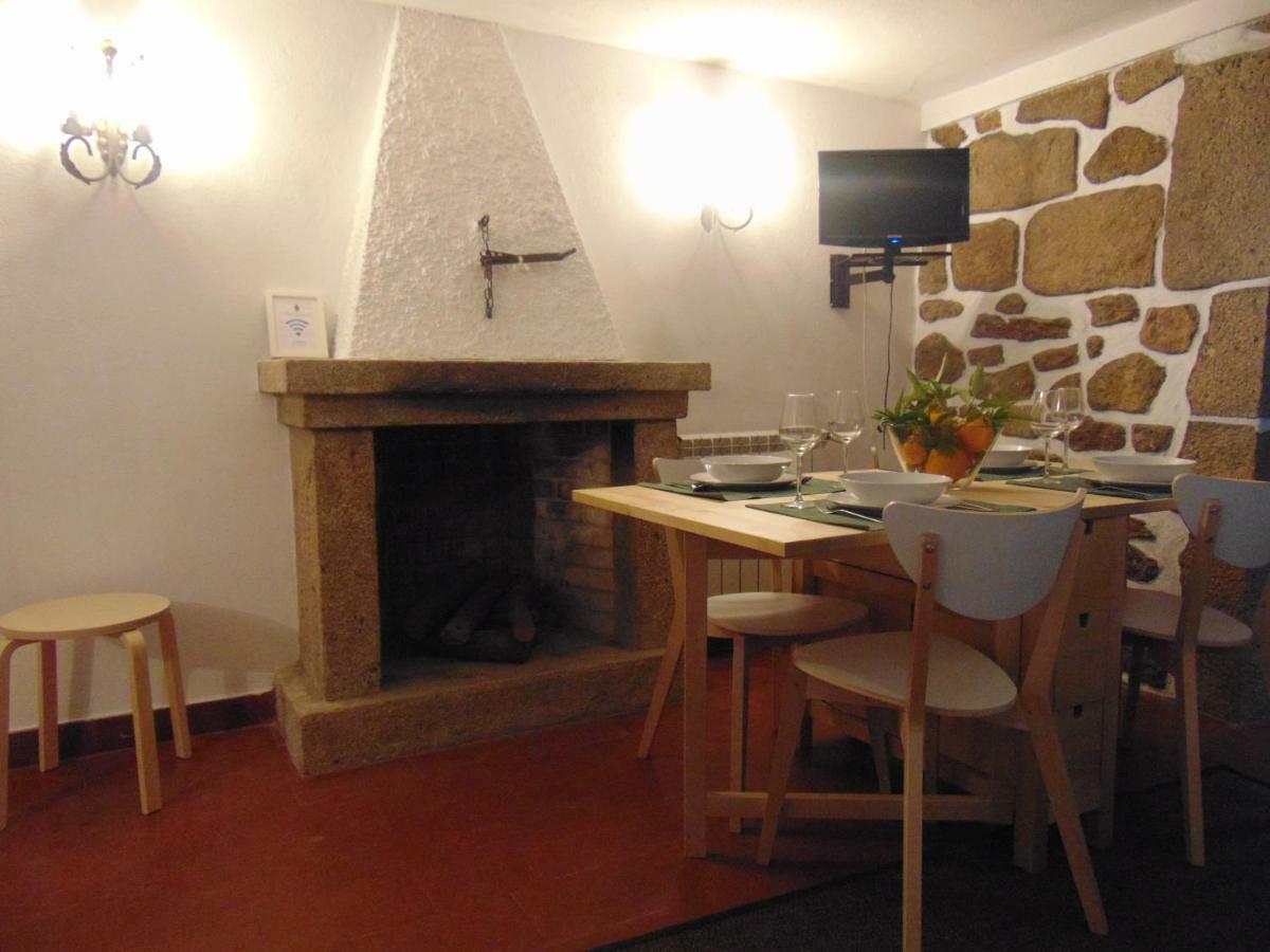 Casas Da Loureira - Casa Da Piscina E Batatas Ii Country house