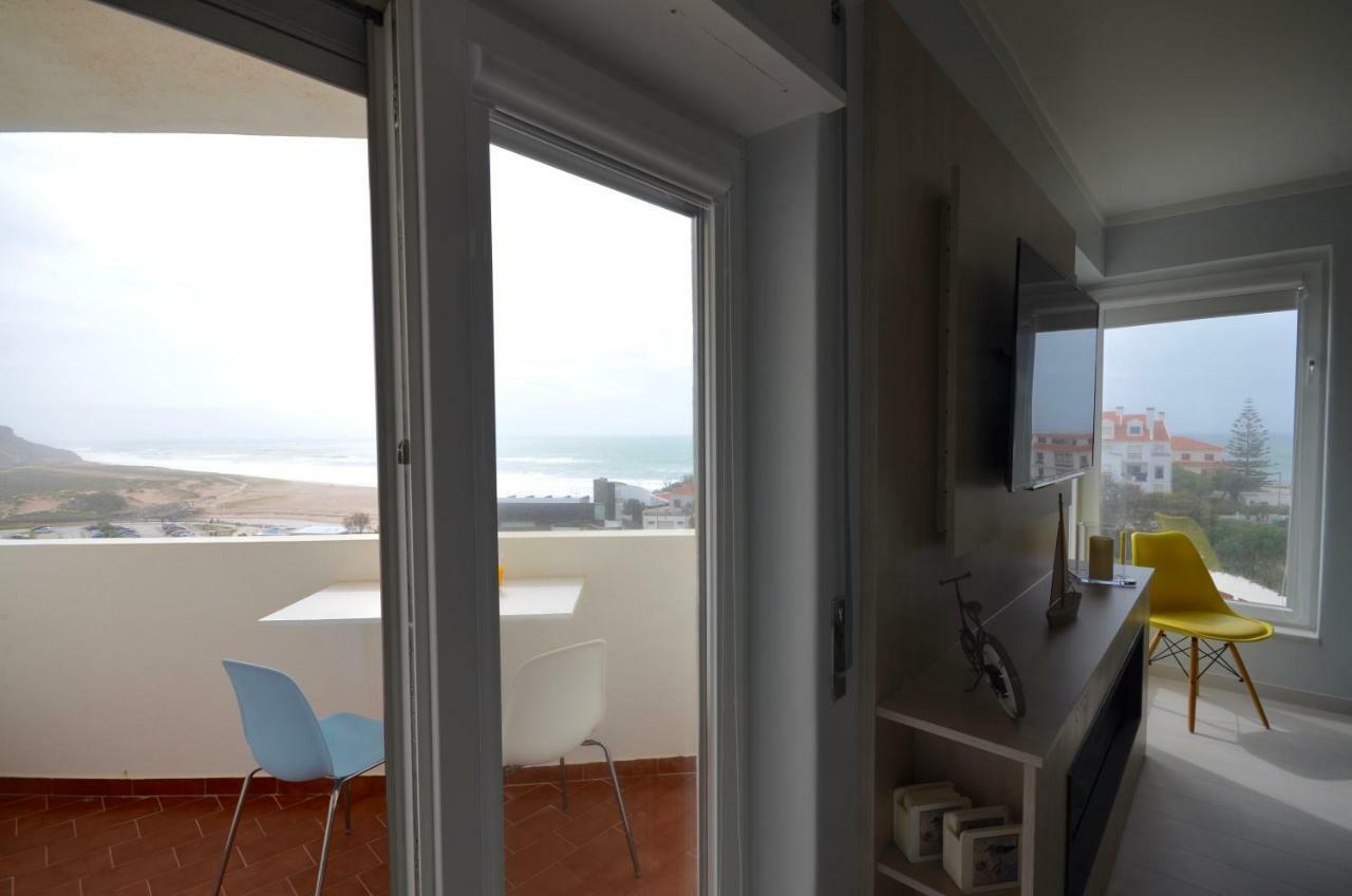 Sea And Horizon Views *