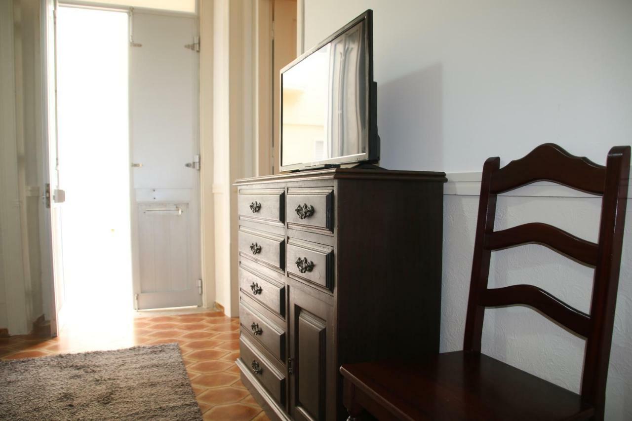 Salvador House Ii *