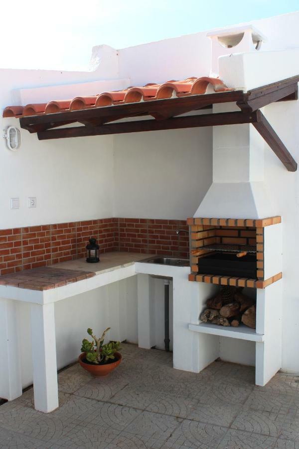Trivial Pisao - Casa De Ferias, A Sua Familia * Raposeira (Faro)