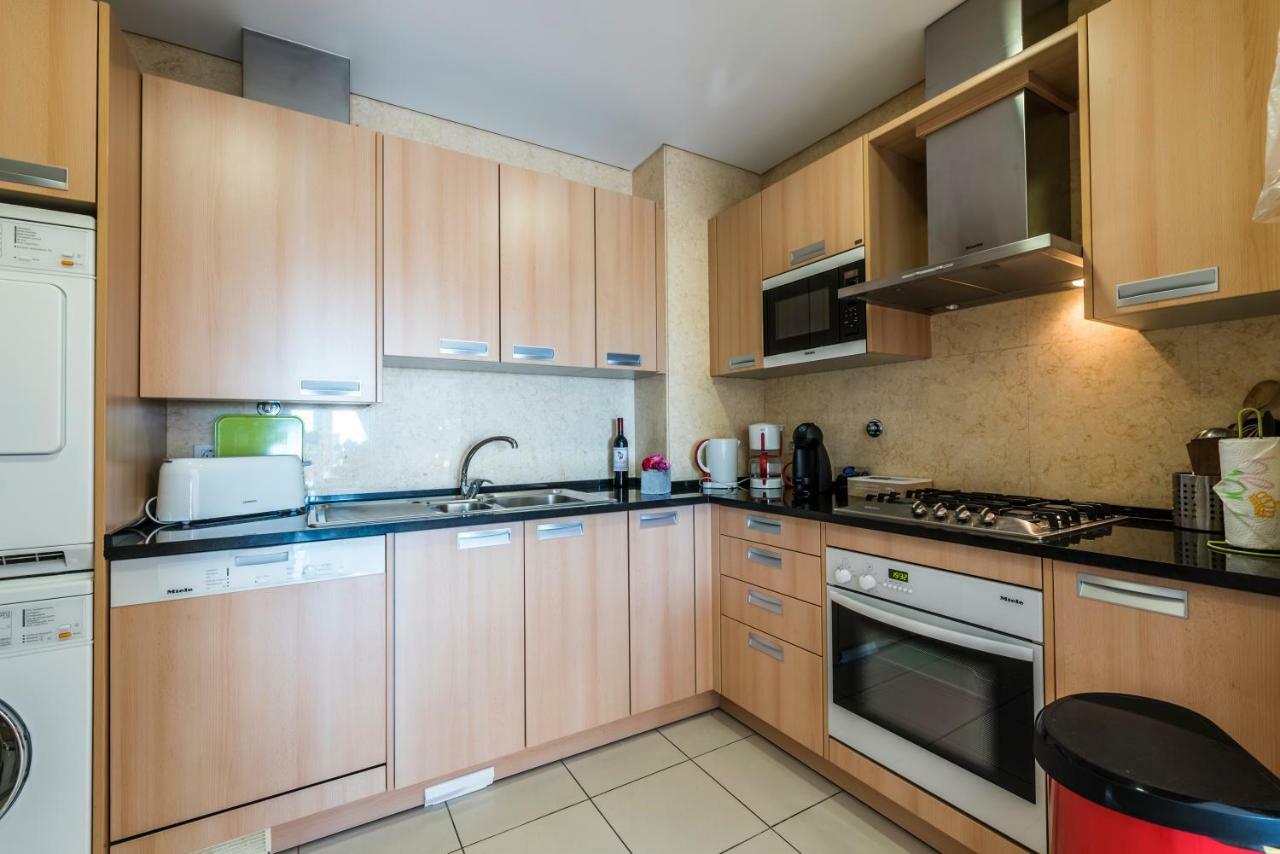 Apartamento Beachfront Flat, Private Parking, Pools, Sea At Less Than 200 M (adults Only)