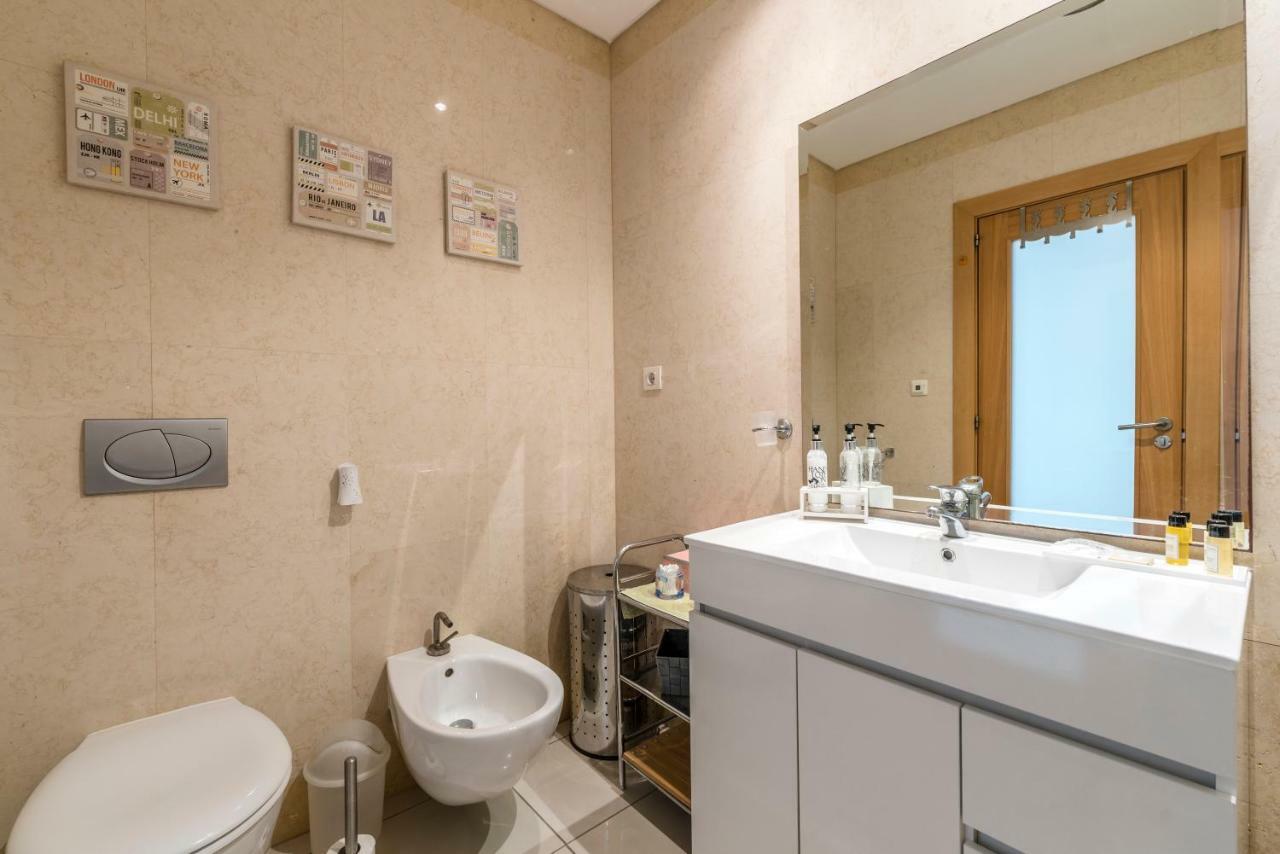 Apartamento Beachfront Flat, Private Parking, Pools, Sea At Less Than 200 M (adults Only)