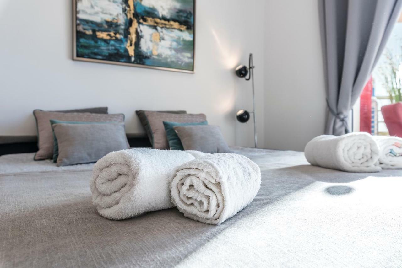 Beachfront Flat, Private Parking, Pools, Sea At Less Than 200 M (adults Only) Apartamento