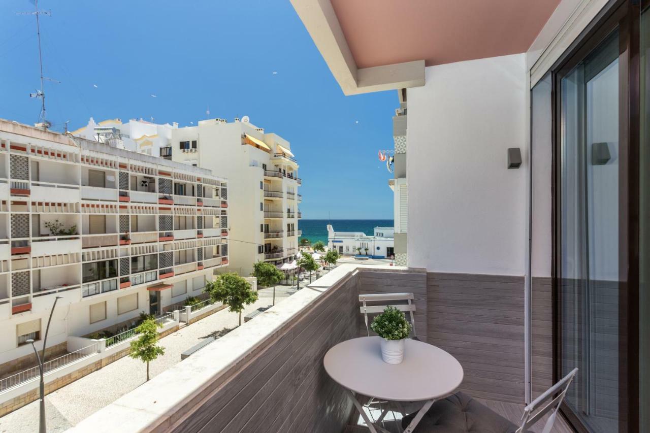 Luxury At Apartment *