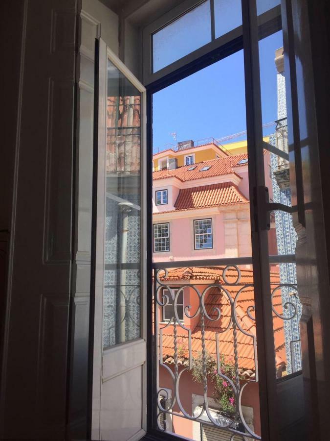 Design With Rooftop Terrace And 180-degree River&city Views Lisbon