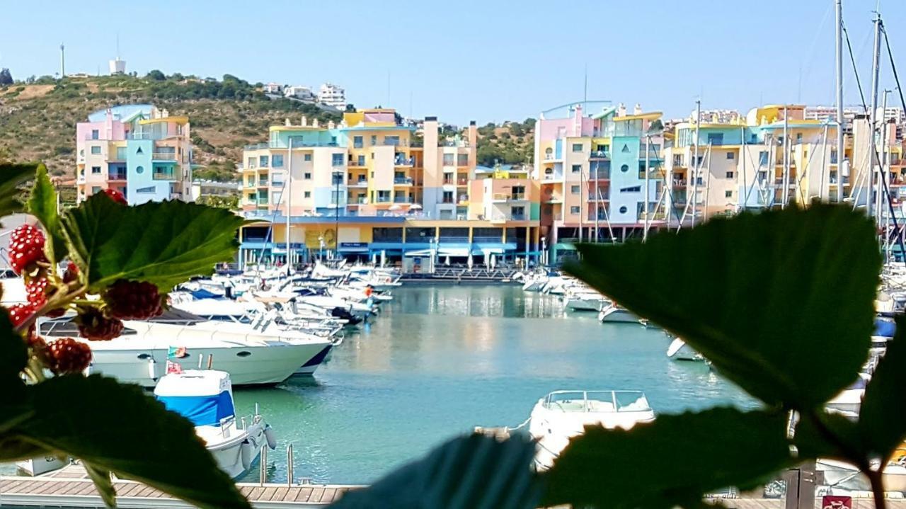 Marina 27
