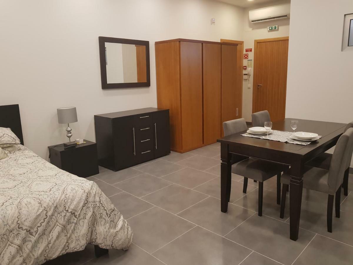Apartment Black House Praia da Vitoria