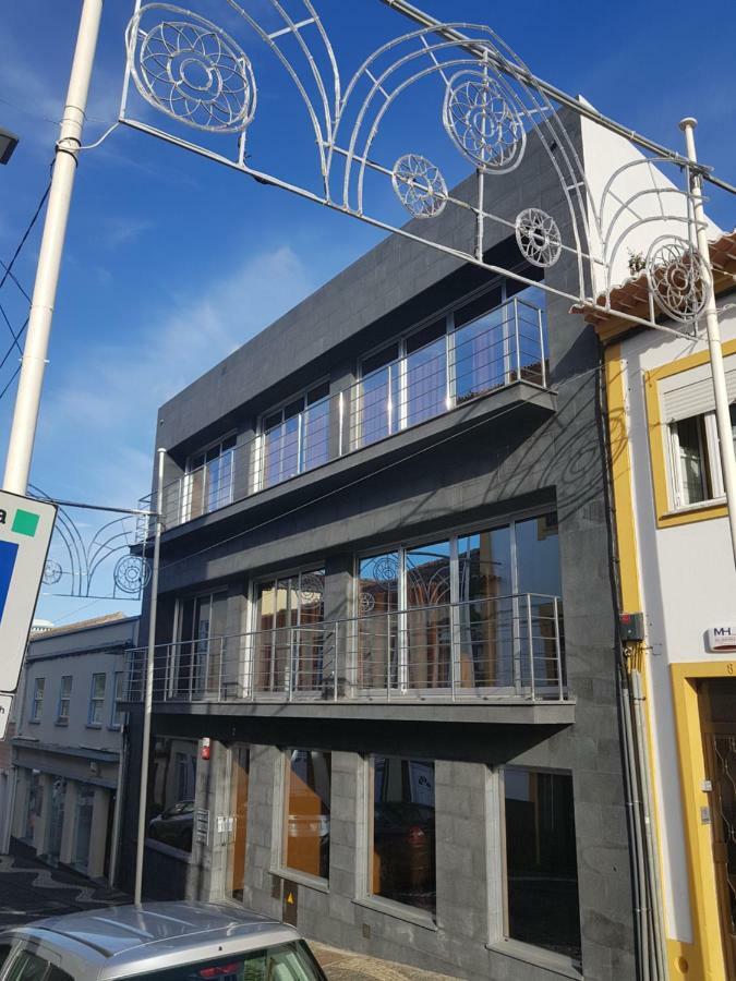 Black House