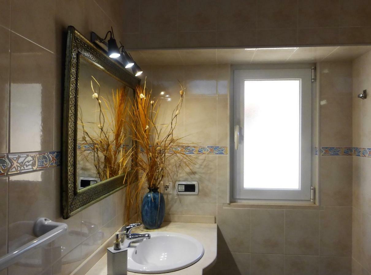 Lucas House 1 *